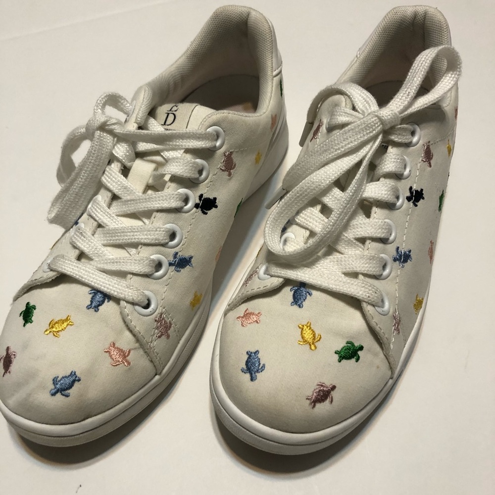 Ed Ellen degeneres chapala sneakers Sz 6M
